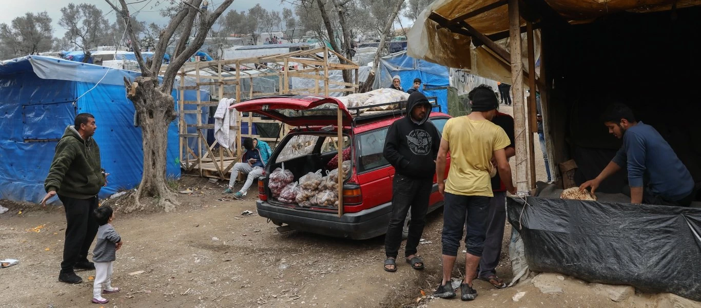 «Βράζει» από τον κορωνοϊό η δομή φιλοξενίας στην Λάρισα